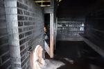 Inkalan savusauna on rakennettu vuonna 1971 vanhan hämäläisen mallin mukaan. Savusaunassa istutaan korkealla, ja ovi on matala. Näin varmistetaan, että varpaat ovat lämpimässä. Kuva: Tia Yliskylä