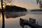 Pulahda järveen tai lainaa Inkalan Kartanon venettä ja souda illan hiljaisuuteen. Kuva: Markus Sorjonen