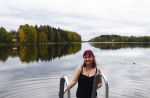 Inkalan rannassa uidaan vuoden ympäri. Natalia Kovaleva nautti Alajärven raikkaudesta. Kuva: Tia Yliskylä